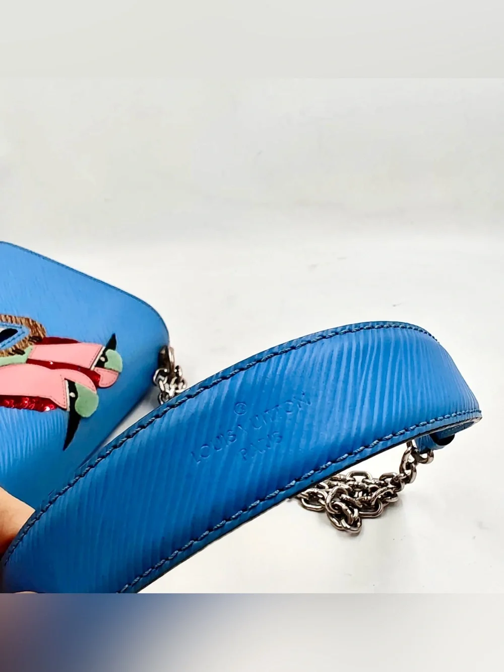 Authentic Louis Vuitton Twist MM Blue Epi Leather Limited Edition Bird Crossbody - Picture 8 of 15